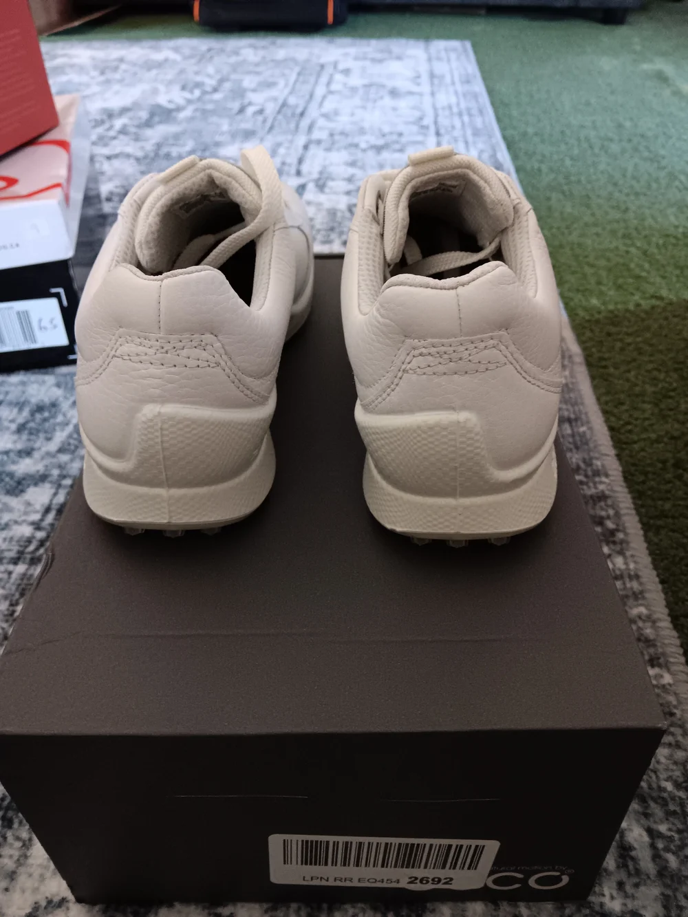 ECCO Womens  White Golf Sneakers Size 6-6.5.